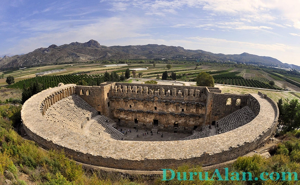 Aspendos, Antalya ili Serik ilçesinde bulunan Belkıs köyünde yer alan amfi tiyatrosuyla ünlü bir antik kent Devamını Oku...